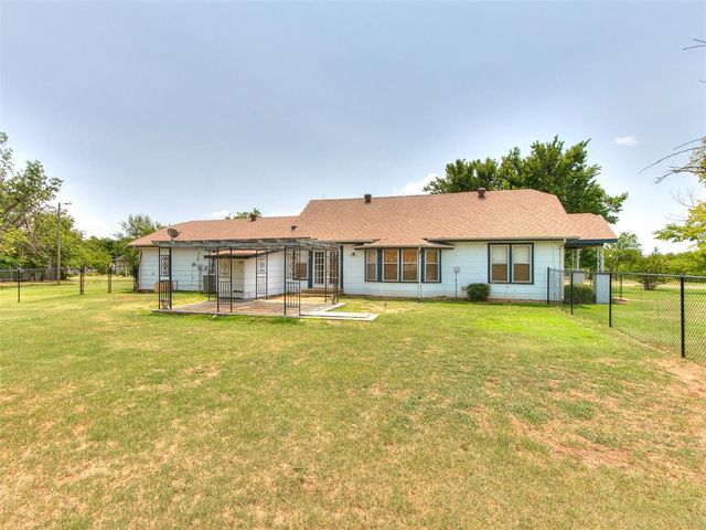 304 NW 2nd Street, Piedmont, OK 73078