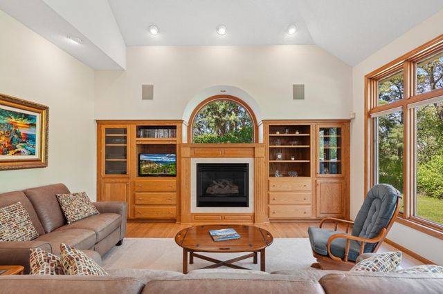 5754 Pond Drive, Shoreview, MN 55126