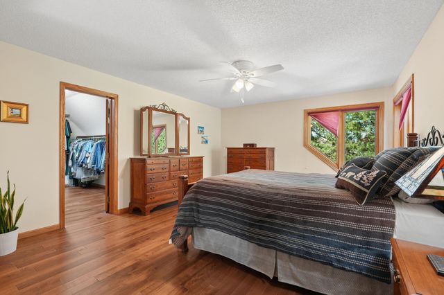5754 Pond Drive, Shoreview, MN 55126