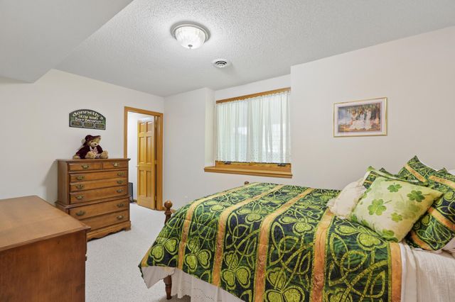 5754 Pond Drive, Shoreview, MN 55126