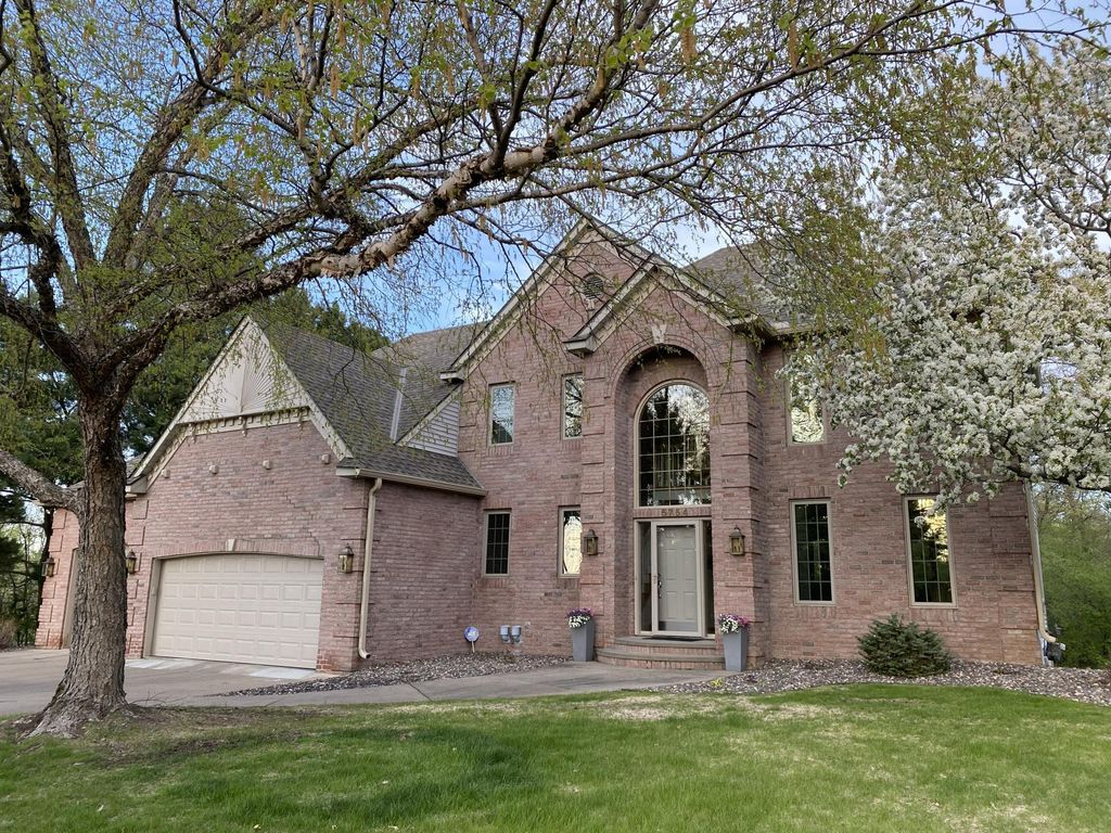 5754 Pond Drive, Shoreview, MN 55126