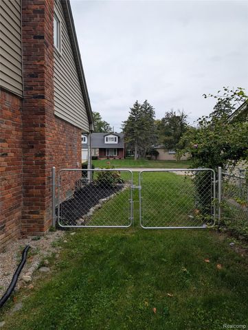 27058 Belmont Lane, Southfield, MI 48076