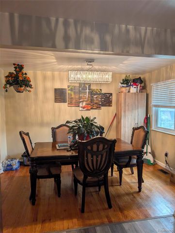 27058 Belmont Lane, Southfield, MI 48076