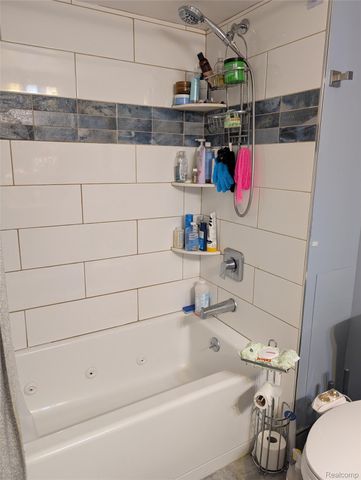 27058 Belmont Lane, Southfield, MI 48076