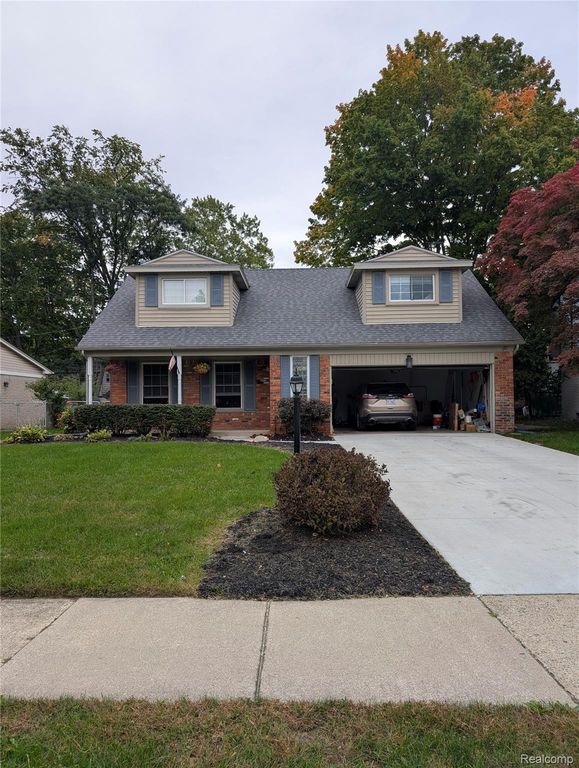 27058 Belmont Lane, Southfield, MI 48076