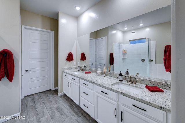 10702 N Cactus Point Drive, Tucson, AZ 85742