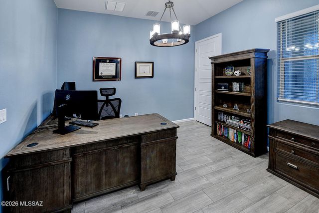 10702 N Cactus Point Drive, Tucson, AZ 85742