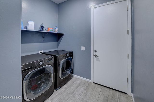 10702 N Cactus Point Drive, Tucson, AZ 85742