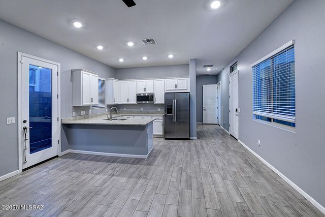 10702 N Cactus Point Drive, Tucson, AZ 85742