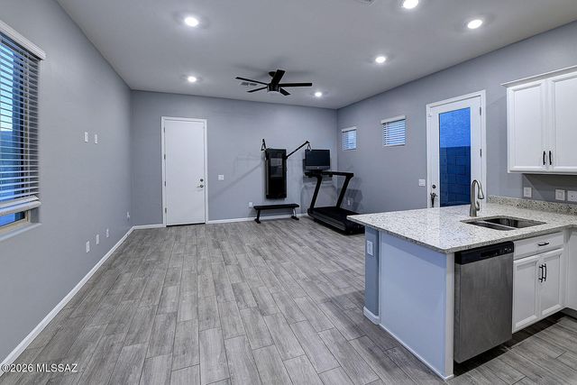 10702 N Cactus Point Drive, Tucson, AZ 85742