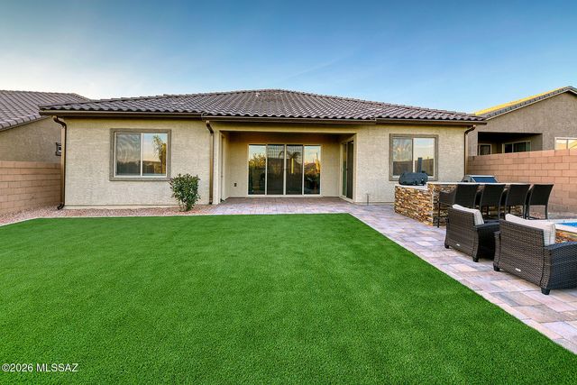 10702 N Cactus Point Drive, Tucson, AZ 85742