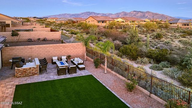 10702 N Cactus Point Drive, Tucson, AZ 85742