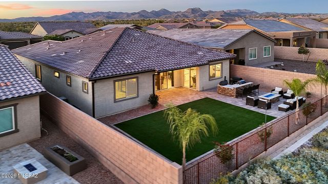 10702 N Cactus Point Drive, Tucson, AZ 85742