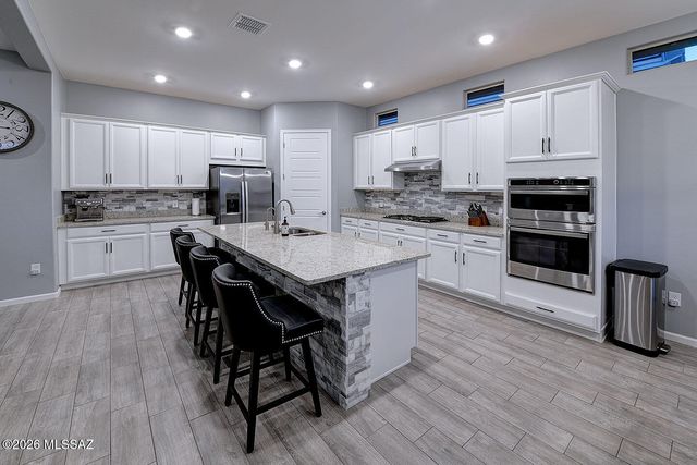 10702 N Cactus Point Drive, Tucson, AZ 85742