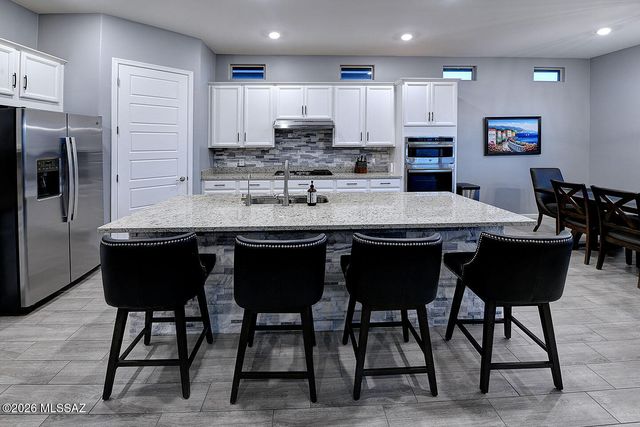 10702 N Cactus Point Drive, Tucson, AZ 85742