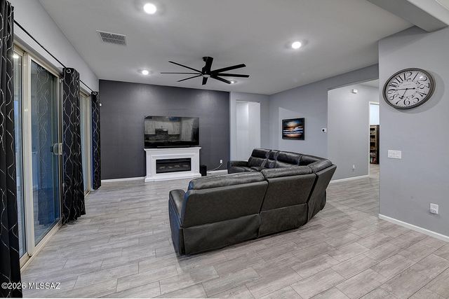 10702 N Cactus Point Drive, Tucson, AZ 85742