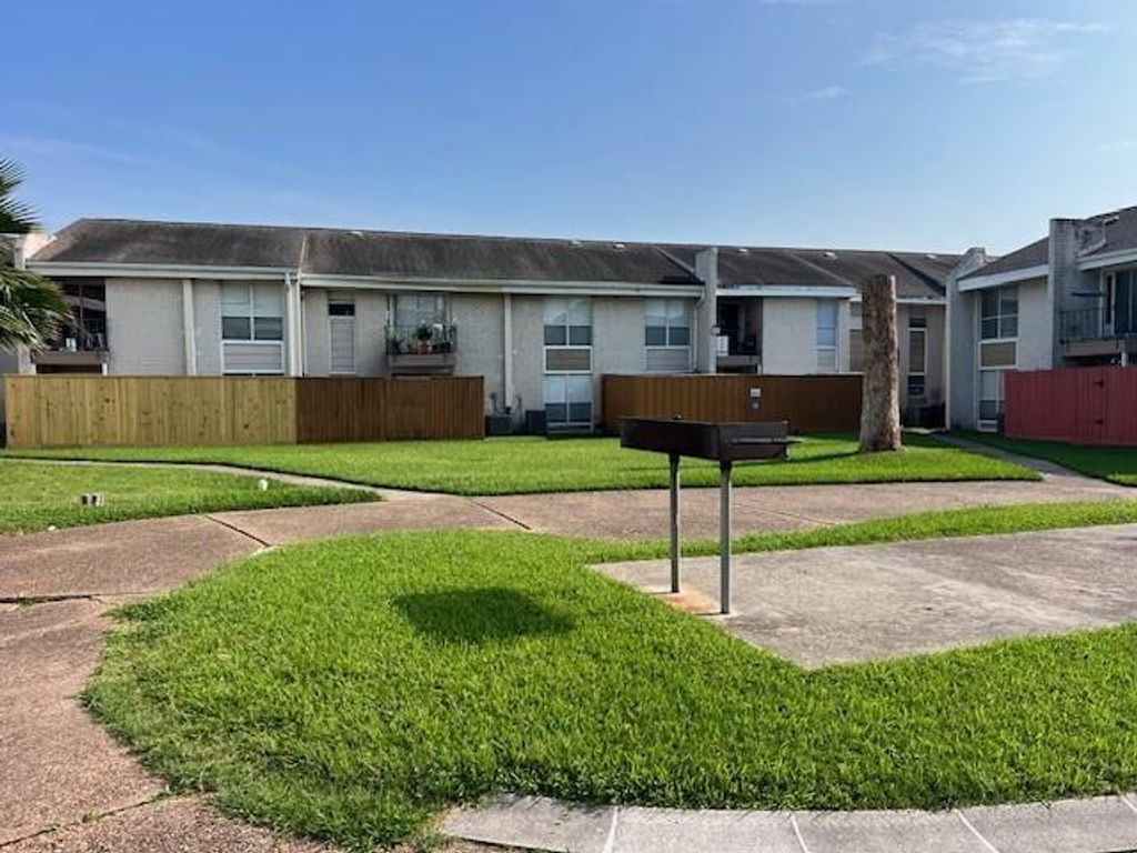 1950 Spenwick Drive 340, Houston, TX 77055