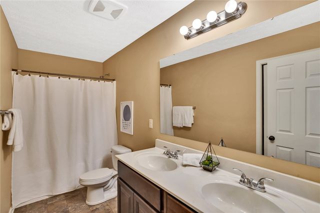 201 Millstream Ln, Jackson Twp, PA 16063