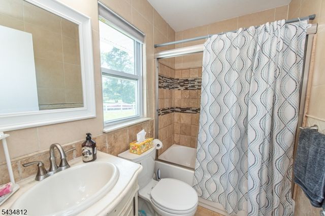 11 Hunters Ln, Sparta Twp., NJ 07871