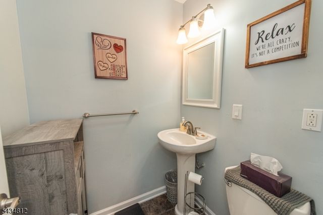 11 Hunters Ln, Sparta Twp., NJ 07871