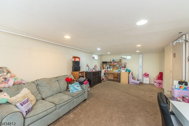 11 Hunters Ln, Sparta Twp., NJ 07871