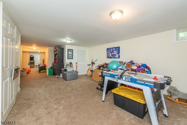 11 Hunters Ln, Sparta Twp., NJ 07871