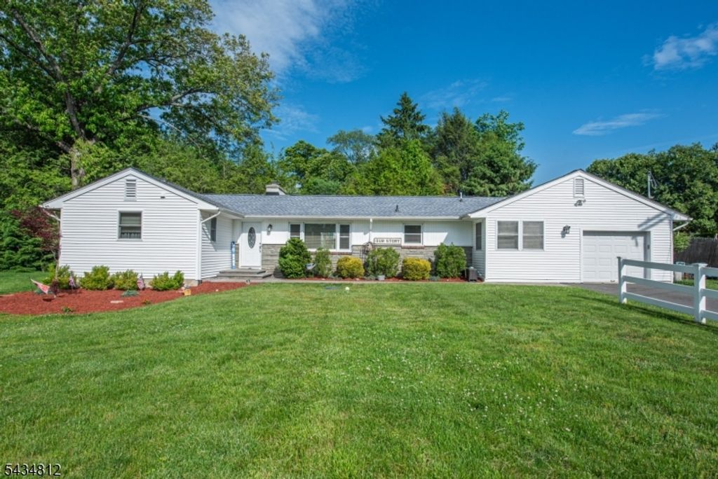 11 Hunters Ln, Sparta Twp., NJ 07871