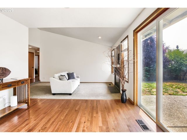 841 12TH St, Lafayette, OR 97127