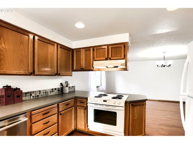 841 12TH St, Lafayette, OR 97127