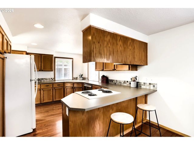 841 12TH St, Lafayette, OR 97127