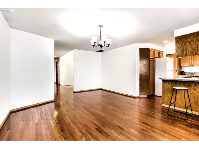 841 12TH St, Lafayette, OR 97127