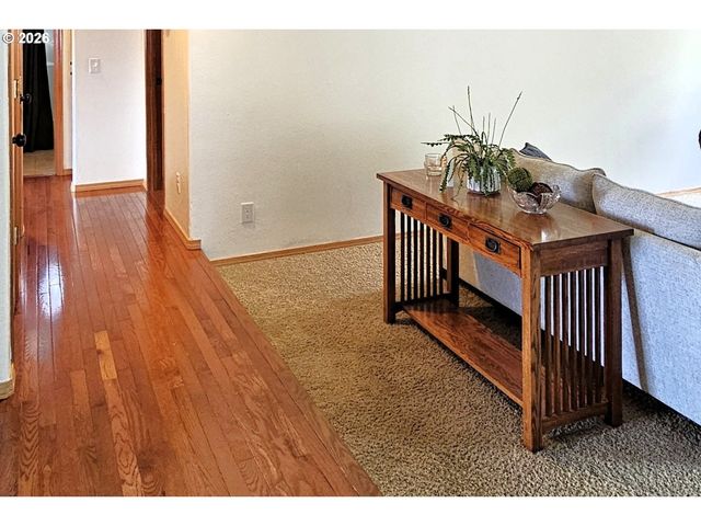 841 12TH St, Lafayette, OR 97127