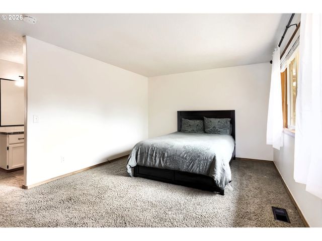 841 12TH St, Lafayette, OR 97127