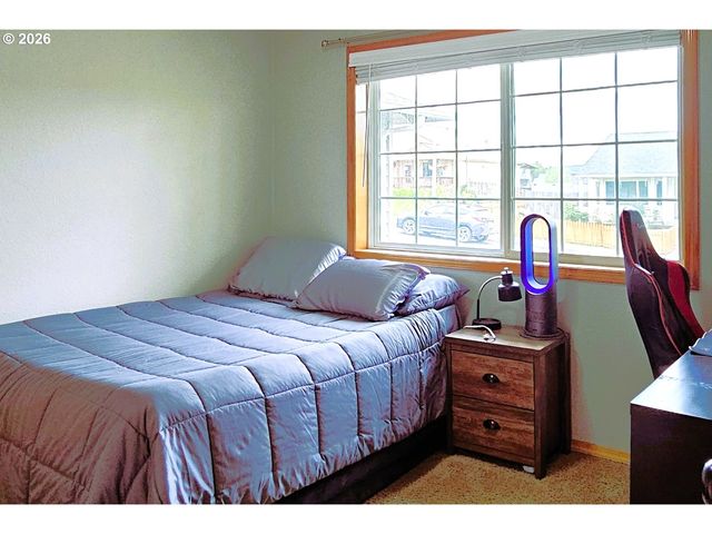 841 12TH St, Lafayette, OR 97127