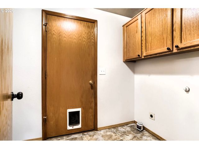 841 12TH St, Lafayette, OR 97127