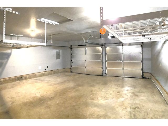 841 12TH St, Lafayette, OR 97127
