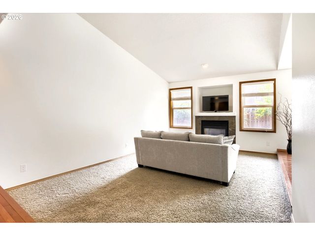 841 12TH St, Lafayette, OR 97127