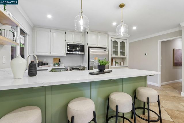 143 Montana Dr, Danville, CA 94526