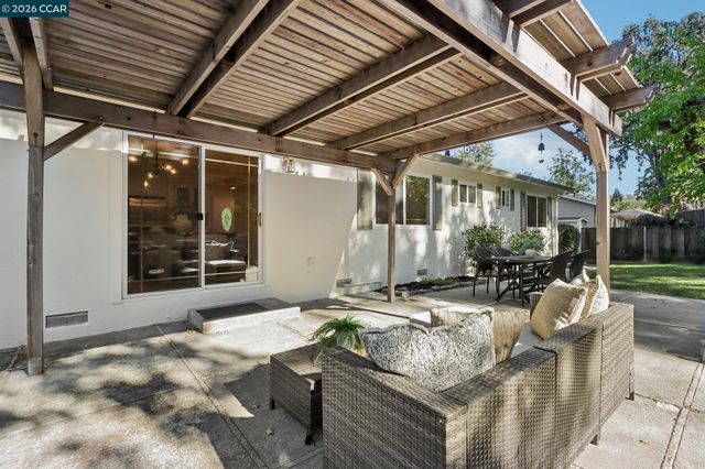 143 Montana Dr, Danville, CA 94526