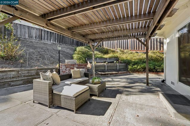 143 Montana Dr, Danville, CA 94526
