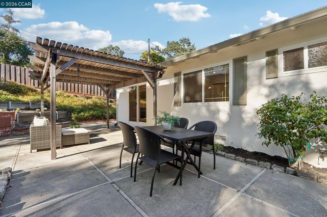 143 Montana Dr, Danville, CA 94526