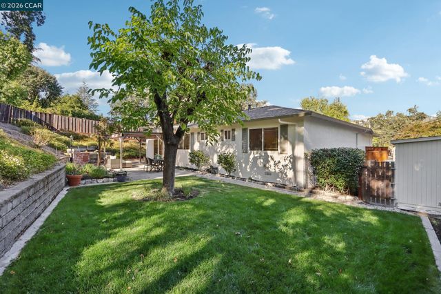 143 Montana Dr, Danville, CA 94526
