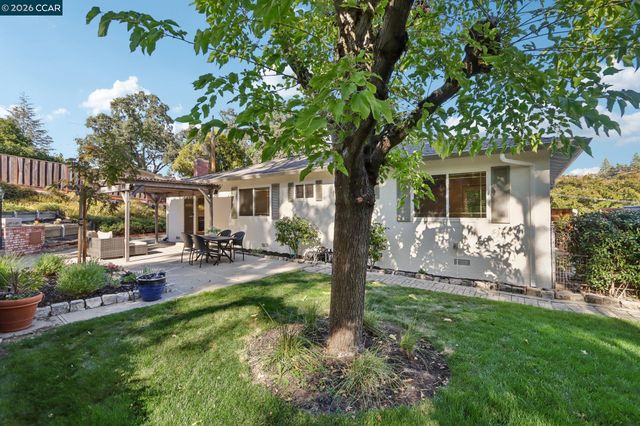143 Montana Dr, Danville, CA 94526