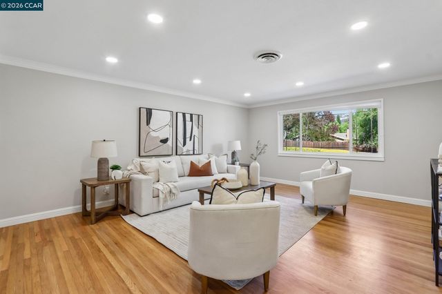 143 Montana Dr, Danville, CA 94526