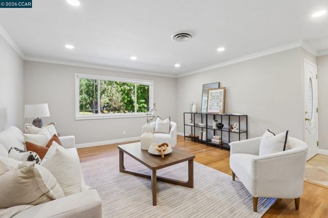 143 Montana Dr, Danville, CA 94526