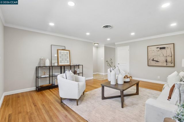 143 Montana Dr, Danville, CA 94526