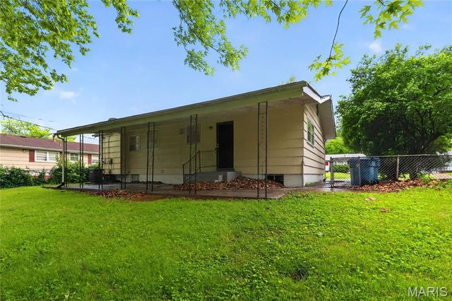 236 Forestwood Drive, St Louis, MO 63135