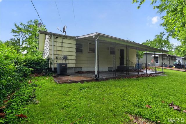 236 Forestwood Drive, St Louis, MO 63135