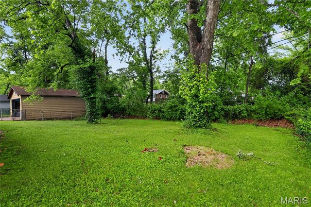 236 Forestwood Drive, St Louis, MO 63135