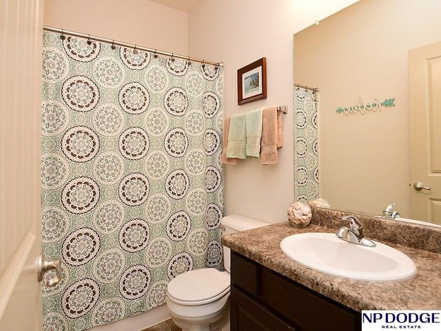 16304 Browne Street, Omaha, NE 68116